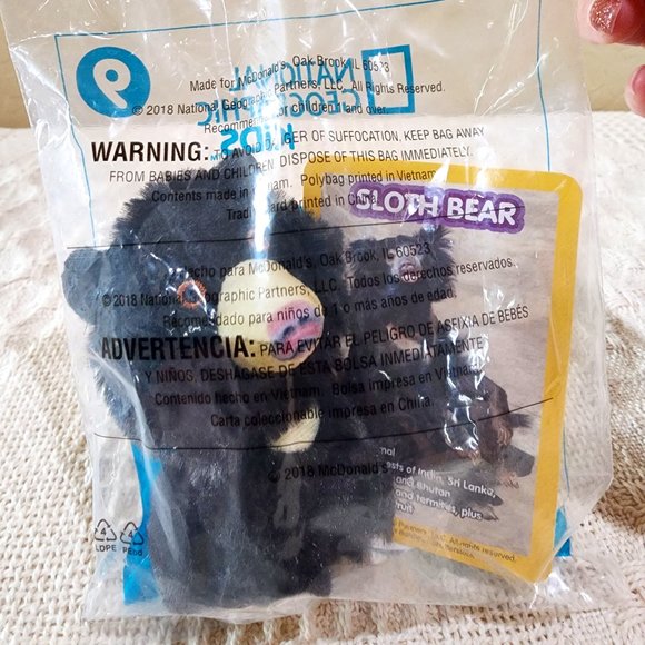 McDonalds 2018 Happy Meal Toy: SLOTH BEAR #9 National Geographic KIDS - Picture 1 of 3